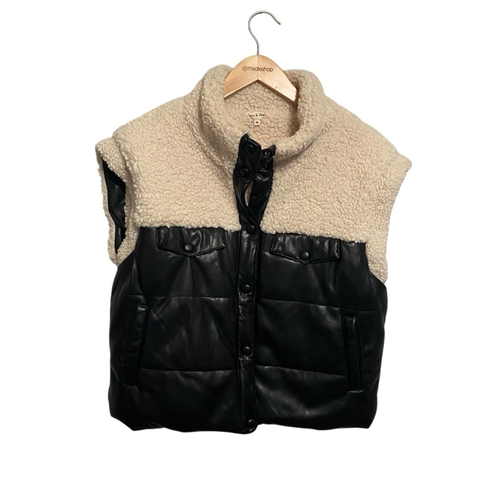 Aaron & Amber Sherpa and Faux Leather Snap Puffer Vest Size Medium